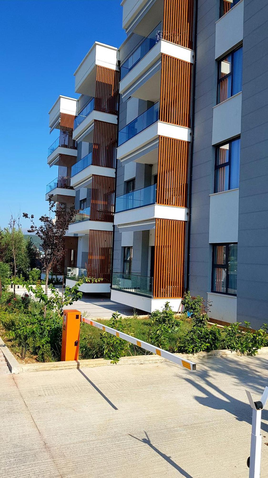 Bindi Apartment Himare Bagian luar foto
