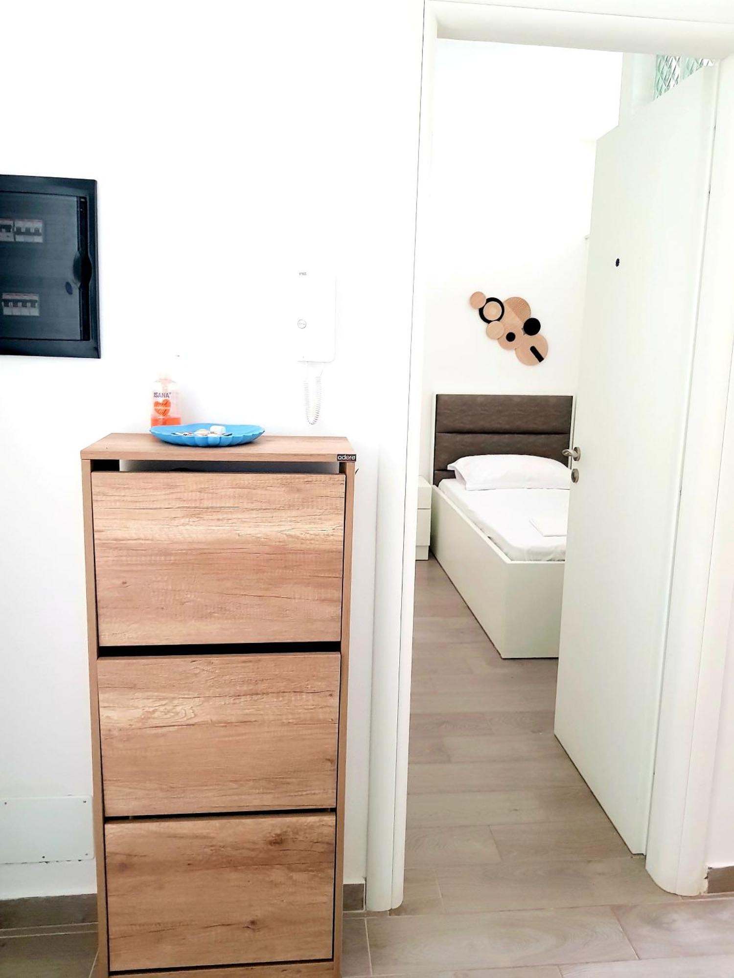 Bindi Apartment Himare Bagian luar foto